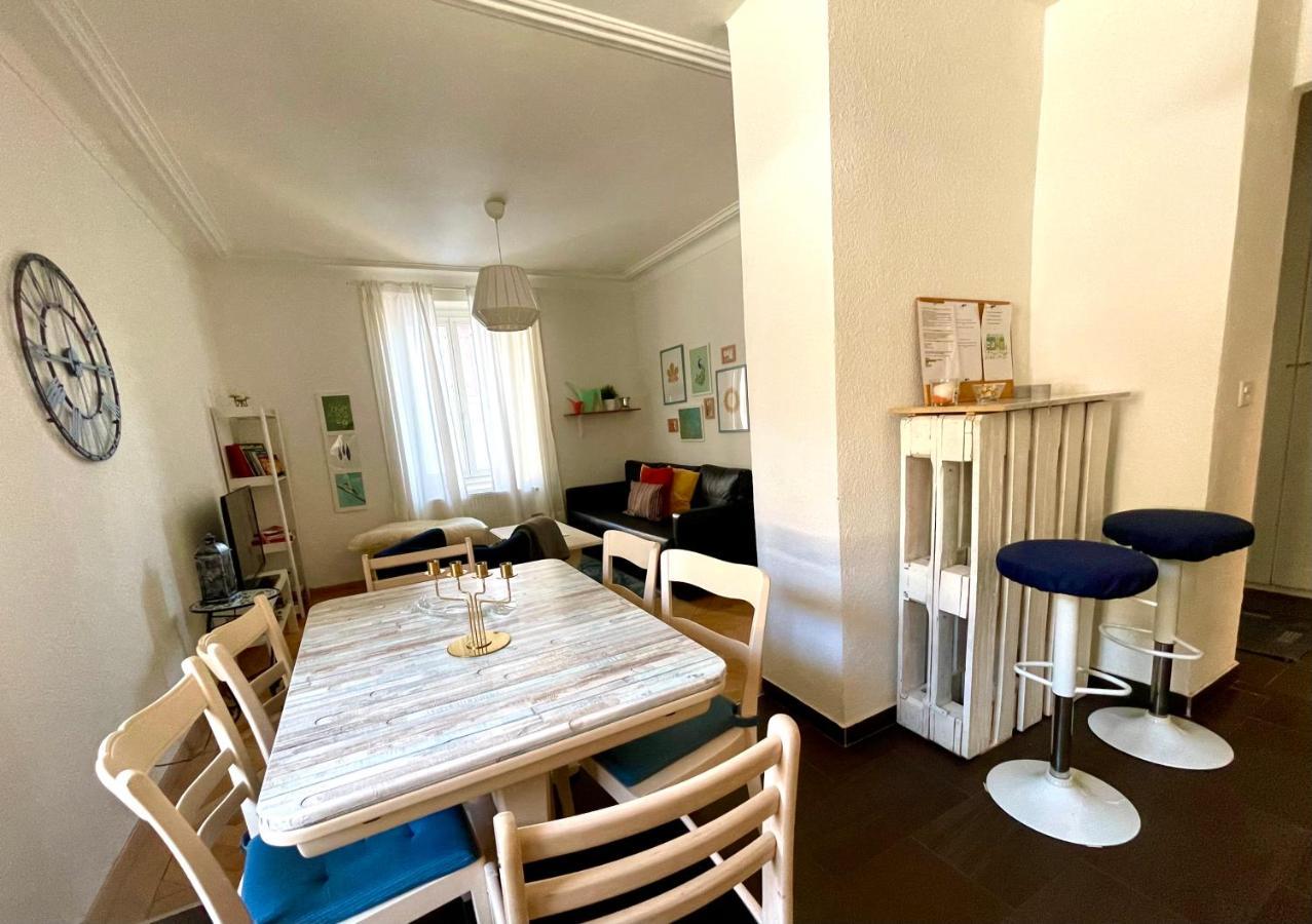 Appartement Douces Heures Avec Parking Couvert Prive Le Locle Exterior foto