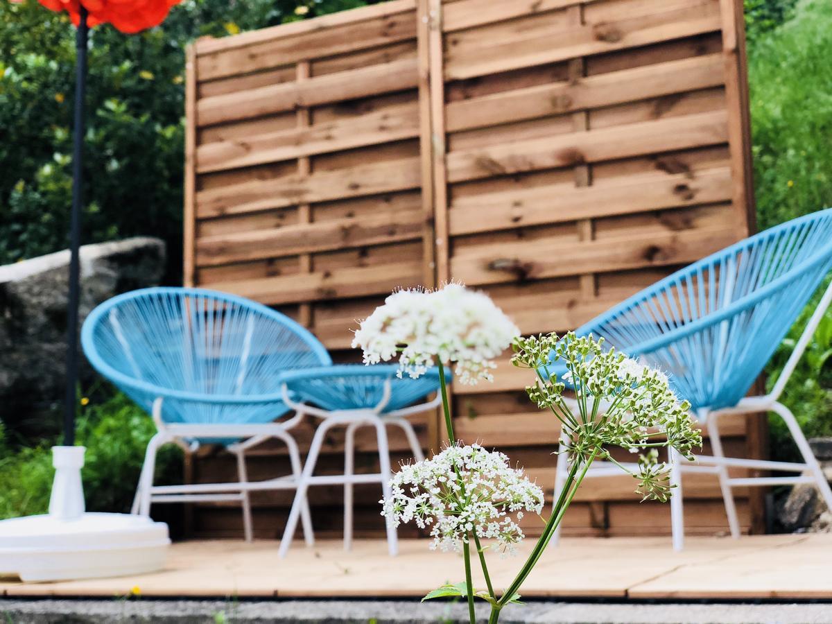 Appartement Douces Heures Avec Parking Couvert Prive Le Locle Exterior foto